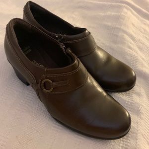 Clarks Collection Women's Genette Curve Shooties